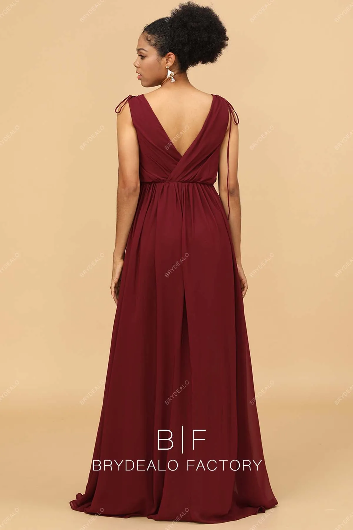 Burgundy Ruched V-neck Sleeveless Chiffon Bridesmaid Dress